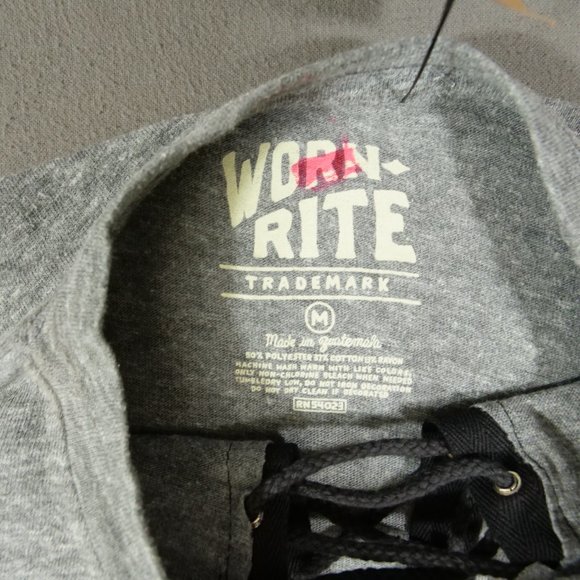 The Beatles Top Womens Medium Gray Twist And Shout Japanese Print Worn-Rite - Picture 8 of 13